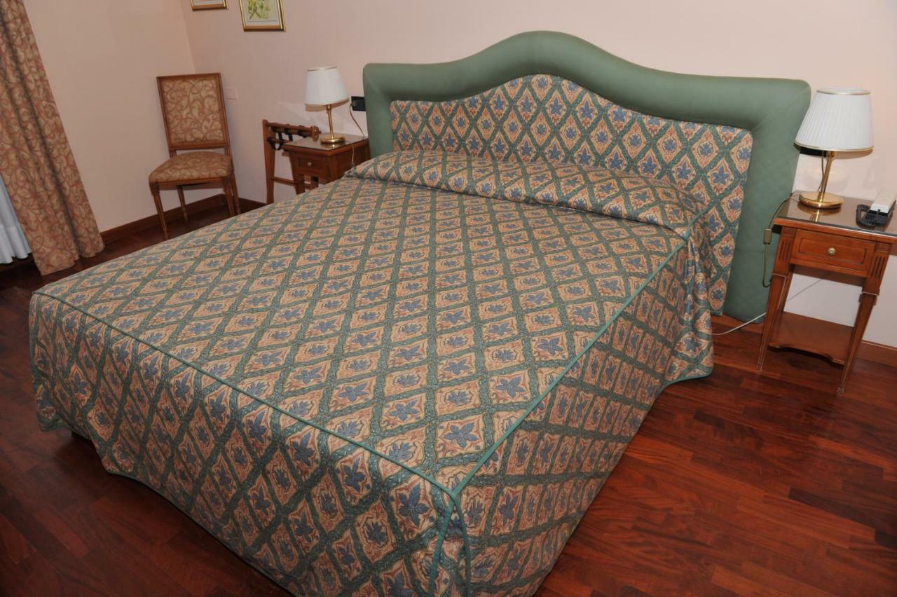 Hotel Roma 3*